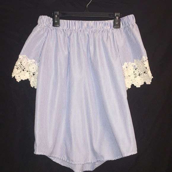 Tops - 💙SUPER CUTE OFF THE SHOULDER SHIRT💙